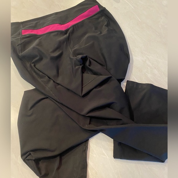 Nike ✔️ Dri-Fit Leggings - Picture 2 of 3